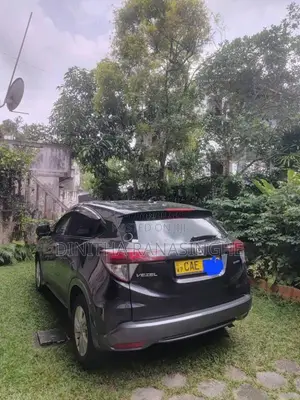 Honda Vezel 2014 SUV (Used)
