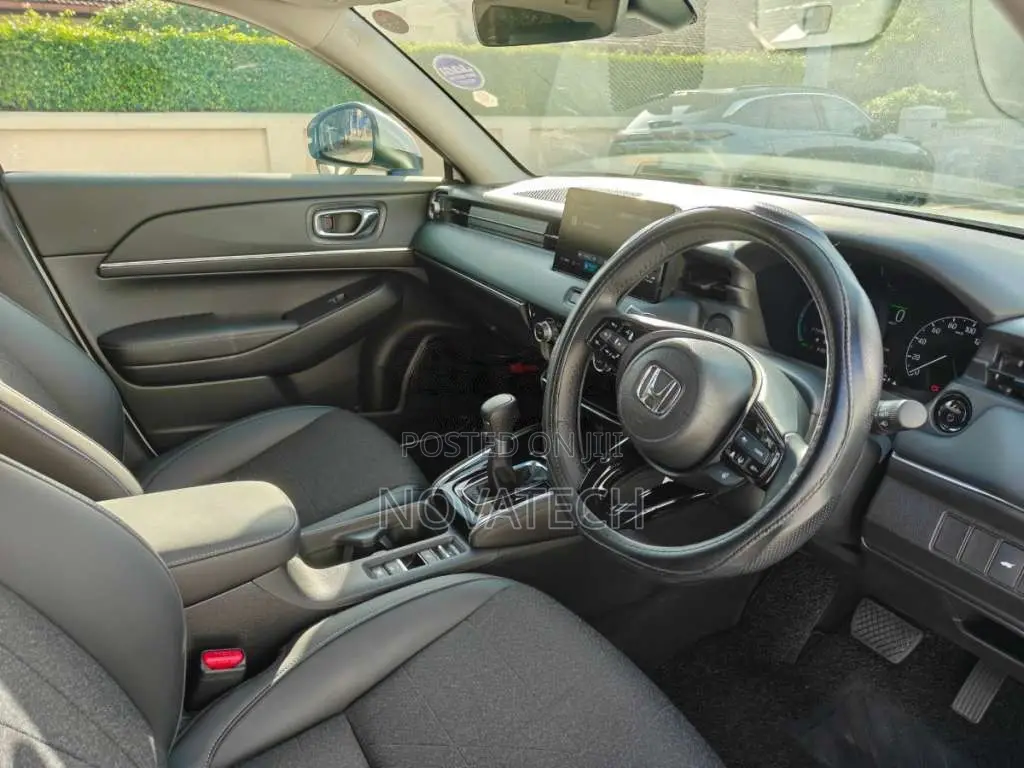Honda Vezel 2025 SUV (Used)