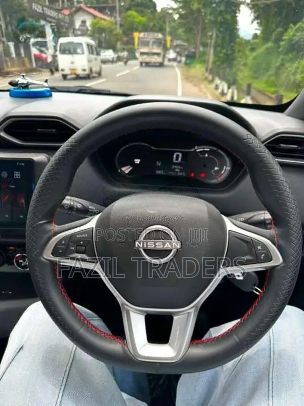 Nissan Magnite 2025 SUV (Used)