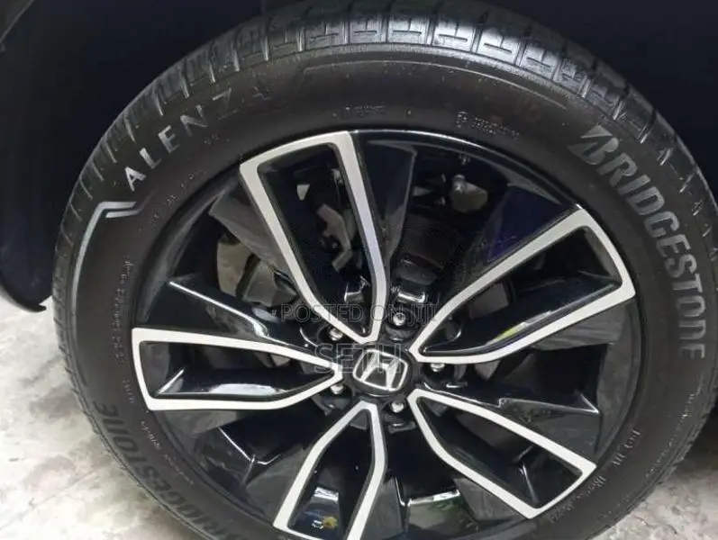 Honda Vezel 2025 SUV (Used)