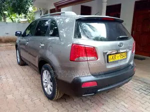 Kia Sorento 2011 SUV (Used)