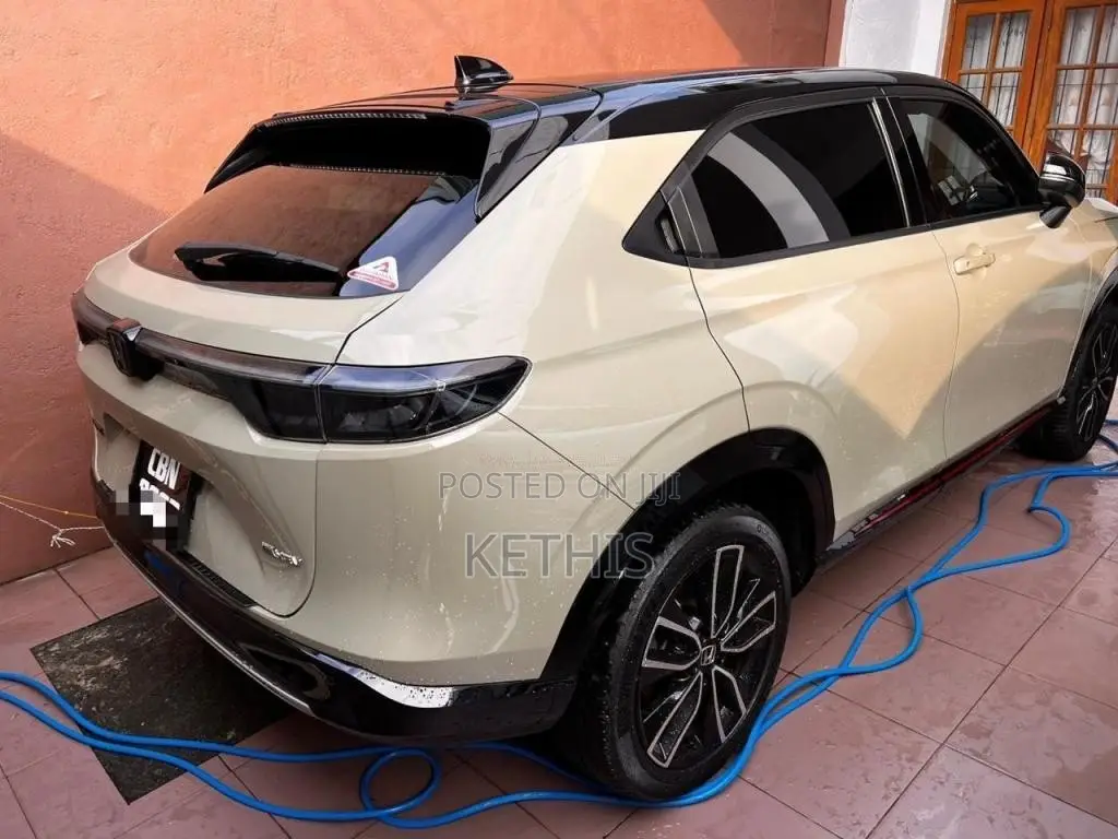 Honda Vezel 2023 SUV (Used)