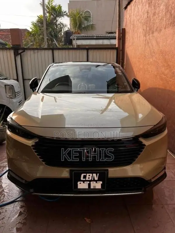 Honda Vezel 2023 SUV (Used)