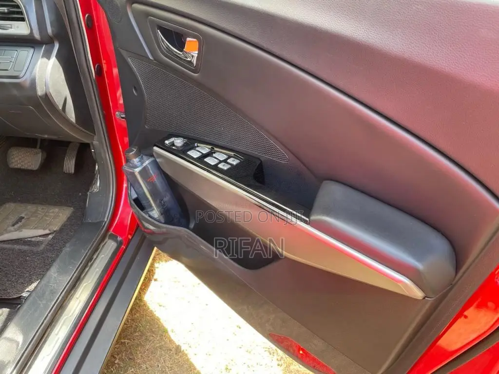 Micro Tivoli 2016 SUV (Used)