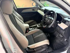 Honda Vezel 2025 SUV (Used)