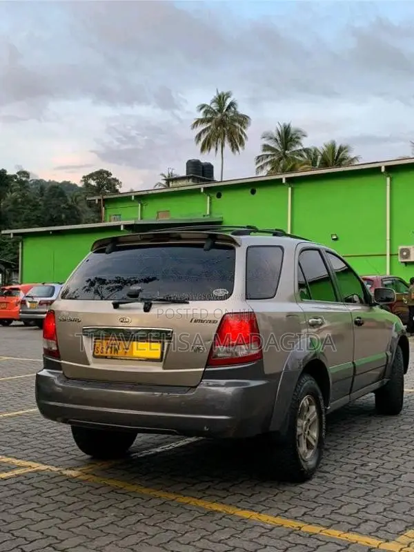 Kia Sorento 2004 SUV (Used)
