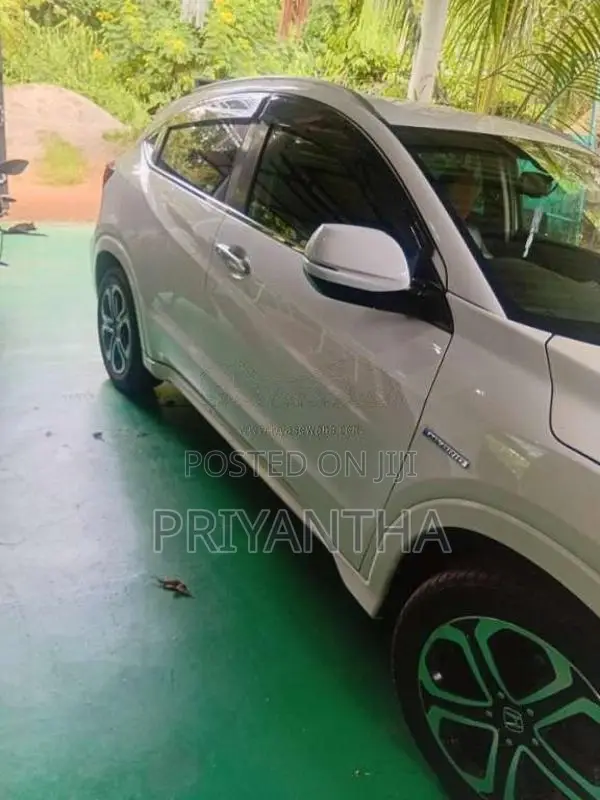 Honda Vezel 2015 SUV (Used)