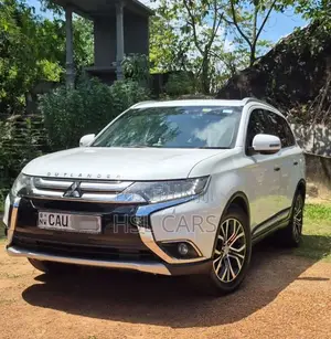 Mitsubishi Outlander 2016 SUV (Used)