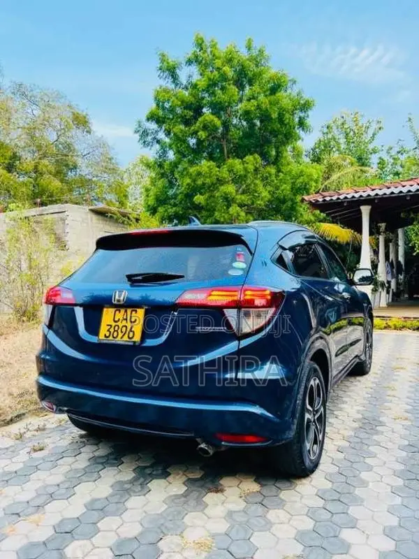 Honda Vezel 2014 SUV (Used)