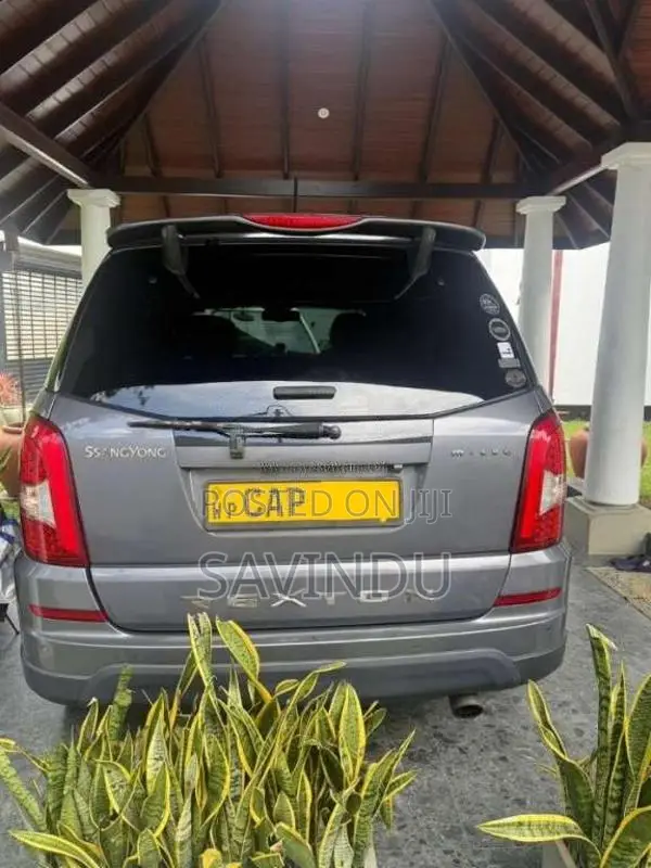 Micro Rexton 2016 SUV (Used)