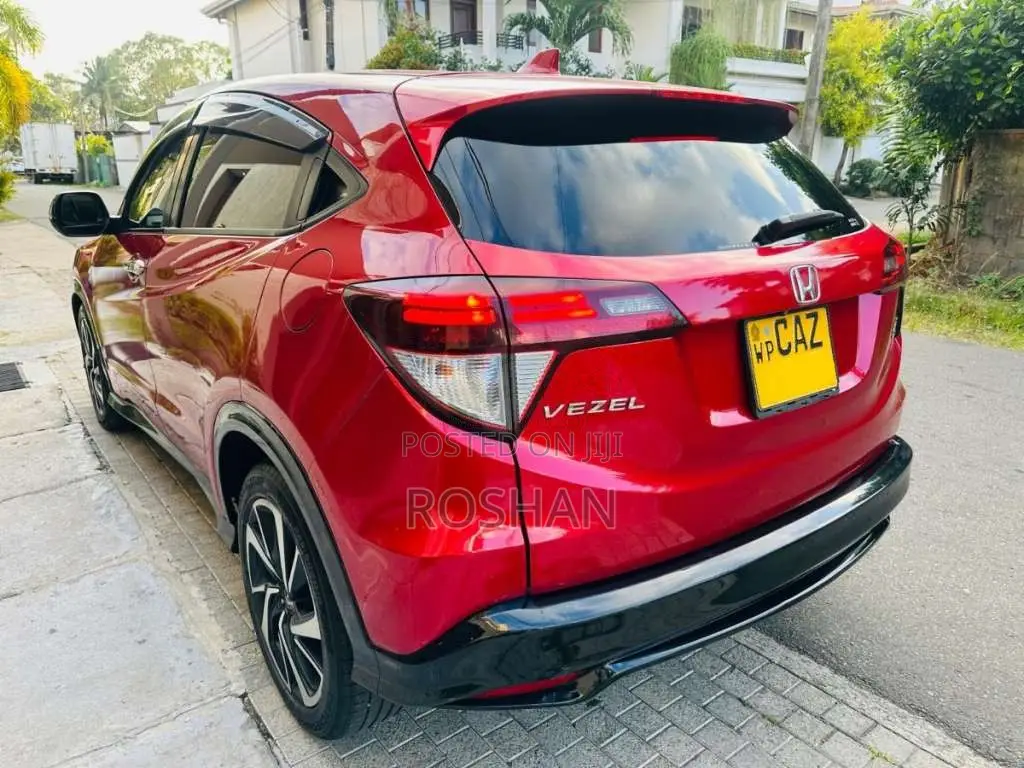 Honda VEZEL RS SENSING 2018 SUV (Used)