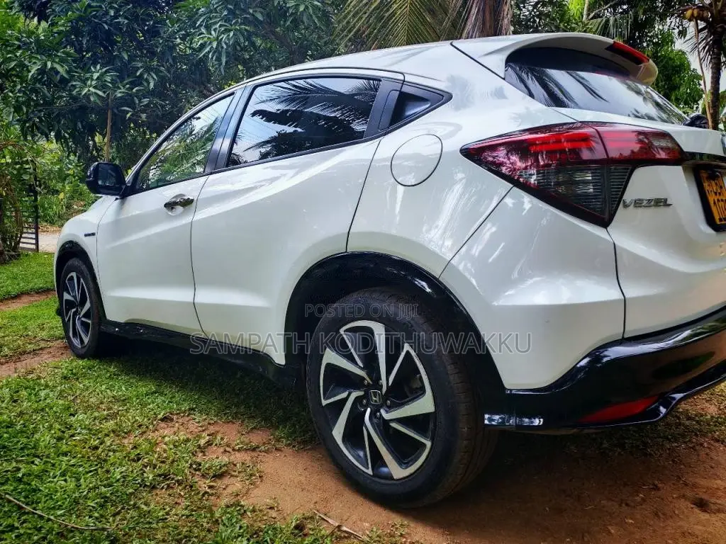 Honda Vezel RS LED 2018 SUV (Used)