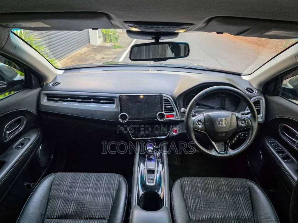 Honda Vezel Z 2014 SUV (Used)