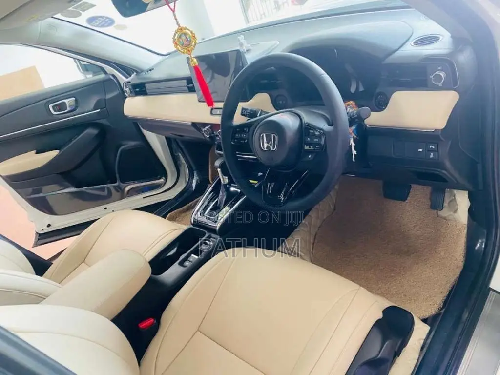 Honda Vezel 2025 SUV (Used)