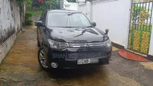 Mitsubishi Outlander 2013 SUV (Used)