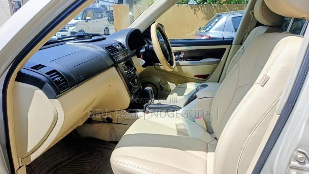 Micro Rexton W 2014 SUV (Used)