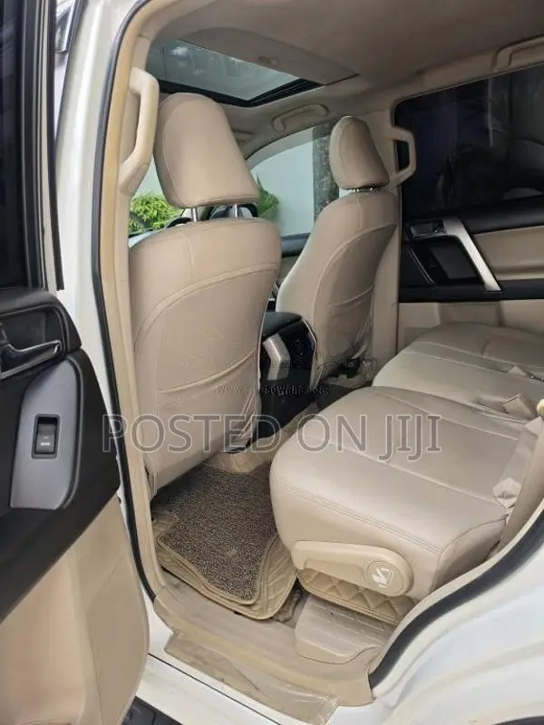 Toyota LAND CRUISER PRADO 150 TX 2010 SUV (Used)