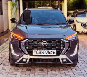 Nissan Magnite TEKNA PLUS EZ-SHIFT 2025 SUV (Used)