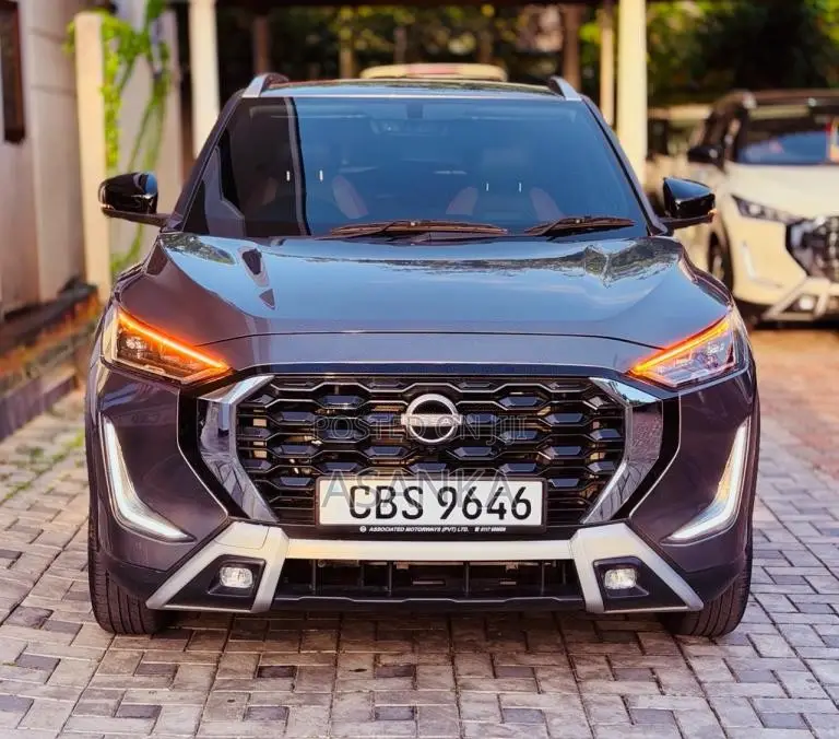 Nissan Magnite TEKNA PLUS EZ-SHIFT 2025 SUV (Used)