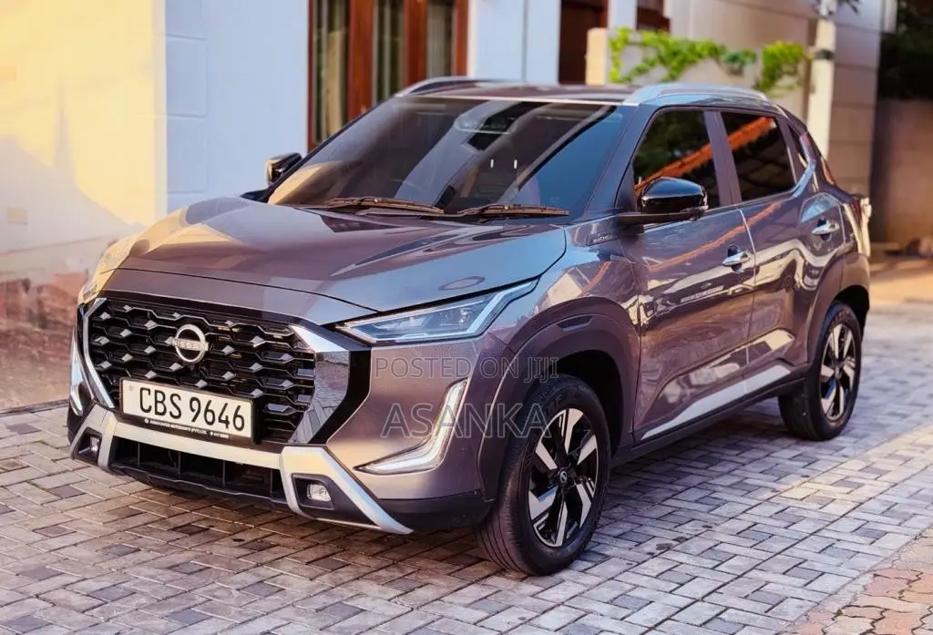 Nissan Magnite TEKNA PLUS EZ-SHIFT 2025 SUV (Used)