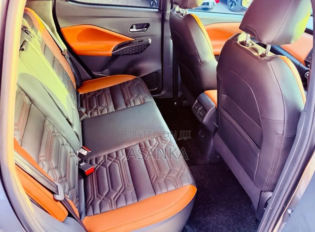 Nissan Magnite TEKNA PLUS EZ-SHIFT 2025 SUV (Used)
