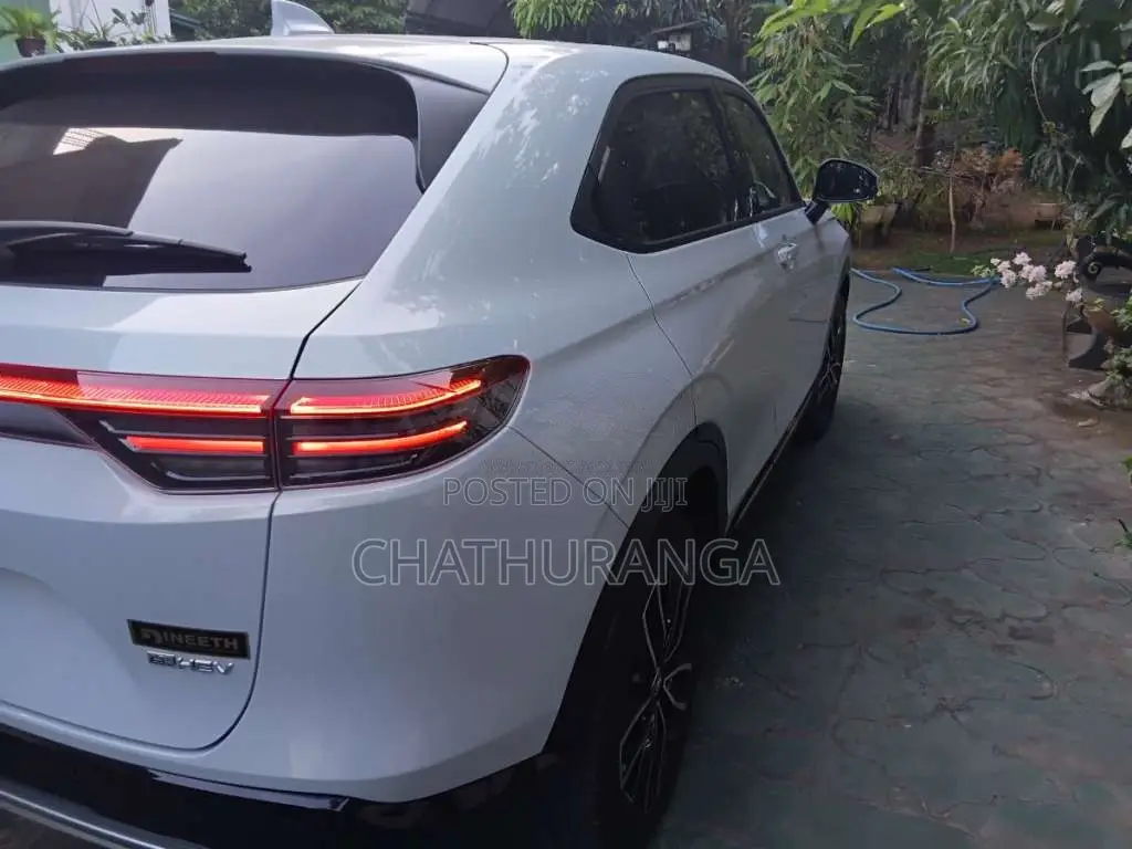 Honda Vezel 2025 SUV (Used)