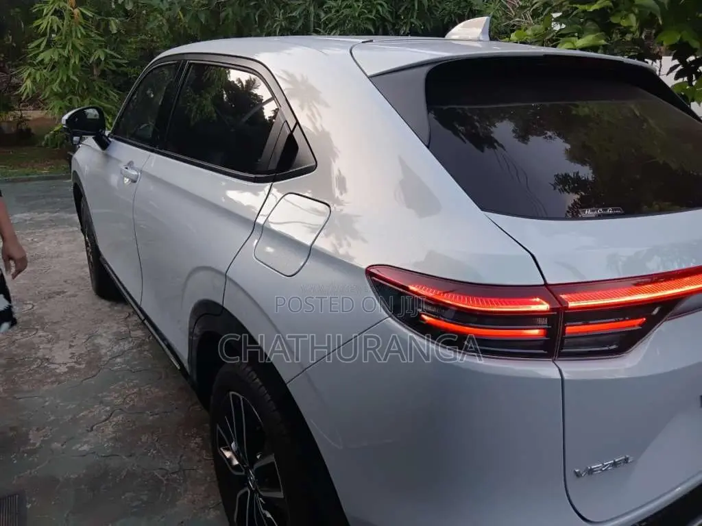 Honda Vezel 2025 SUV (Used)