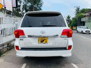 Toyota Land Cruiser V8 ZX 2011 SUV (Used)