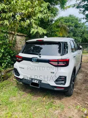 Toyota Raize 2025 SUV (Used)