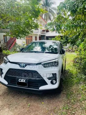 Toyota Raize 2025 SUV (Used)