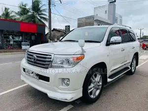 Toyota Land Cruiser V8 ZX 2011 SUV (Used)