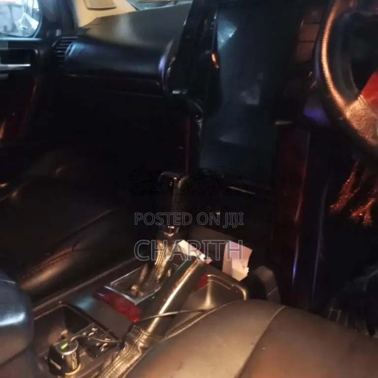 Toyota Land Cruiser 2013 SUV (Used)
