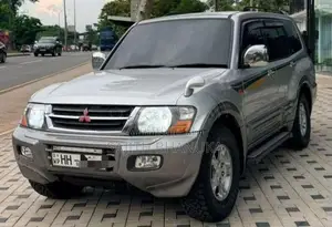 Mitsubishi Montero 2000 SUV (Used)