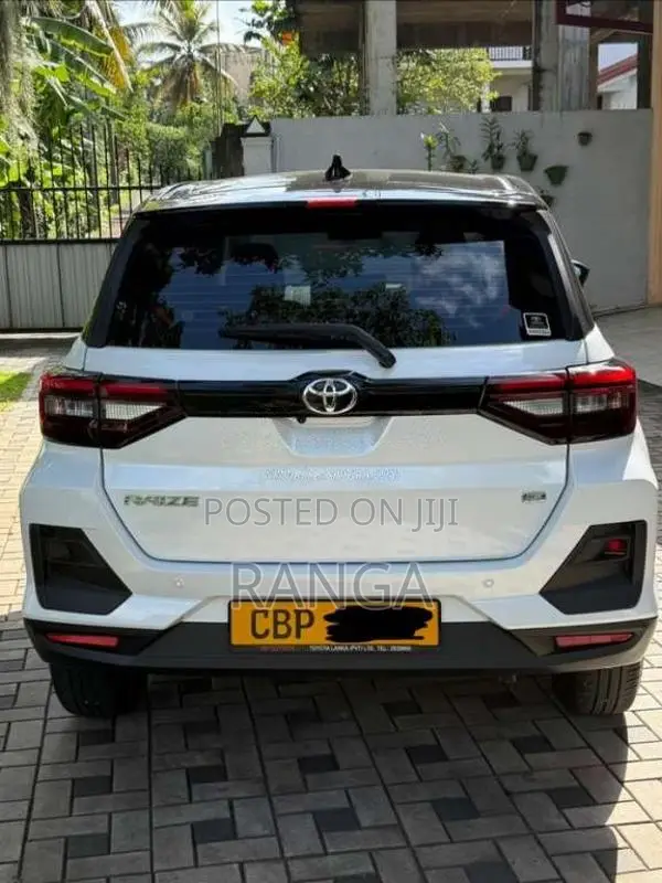 Toyota Raize 2025 SUV (Used)