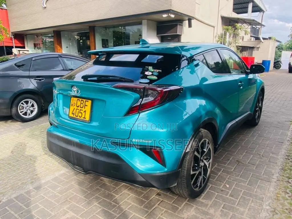 Toyota CHR 2016 SUV (Used)