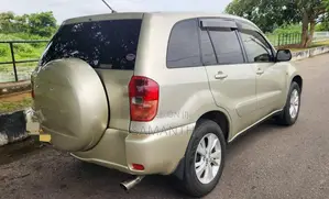 Toyota RAV4 J STYLE 2000 SUV (Used)