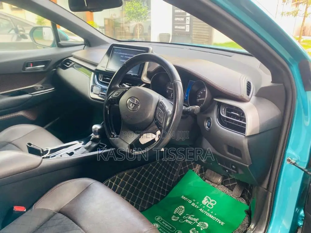 Toyota CHR 2016 SUV (Used)