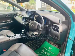 Toyota CHR 2016 SUV (Used)