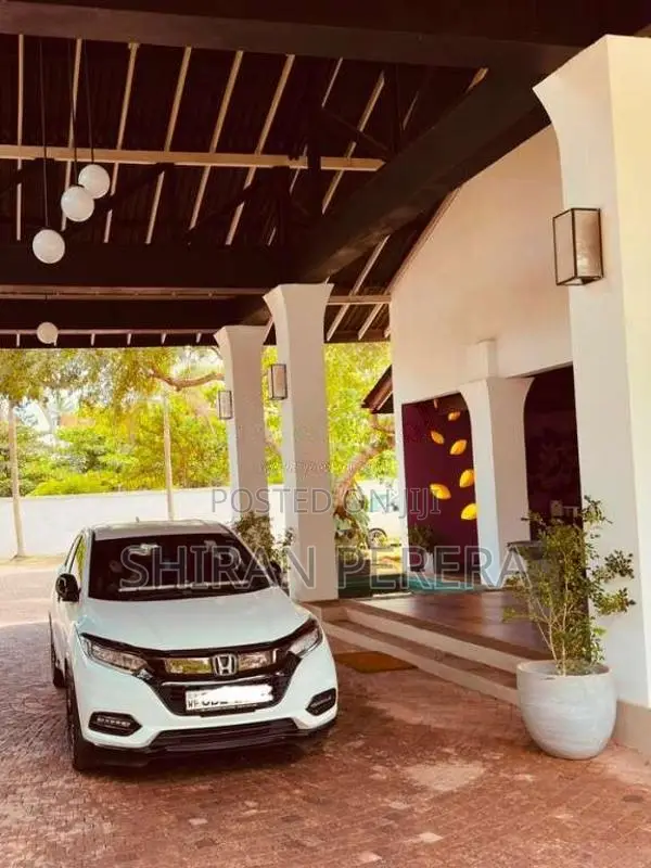 Honda Vezel 2018 SUV (Used)