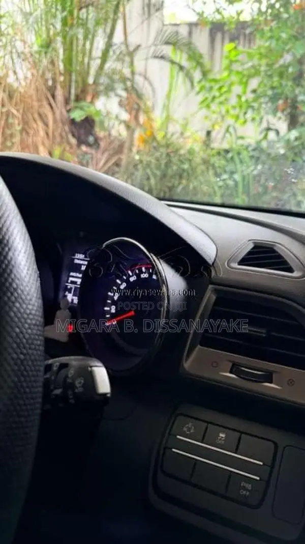 Micro Tivoli 2017 SUV (Used)