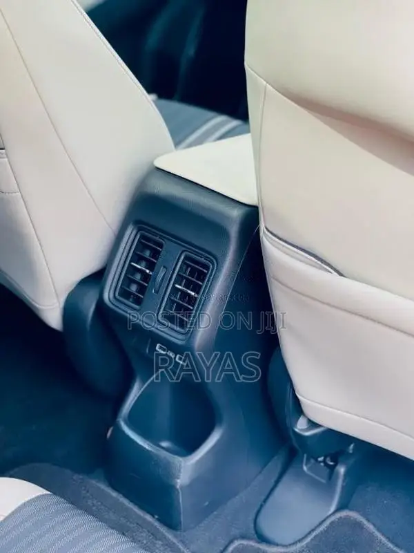 Honda Vezel 2024 SUV (Used)