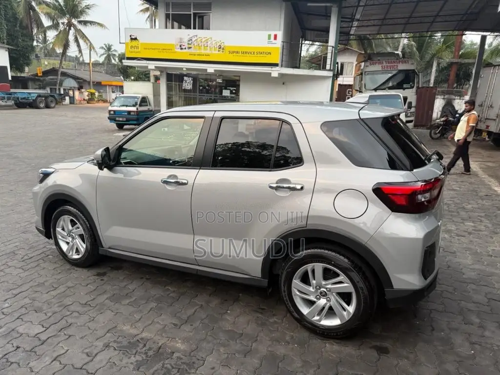 Toyota Raize 2025 SUV (Used)