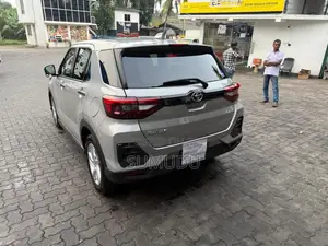 Toyota Raize 2025 SUV (Used)