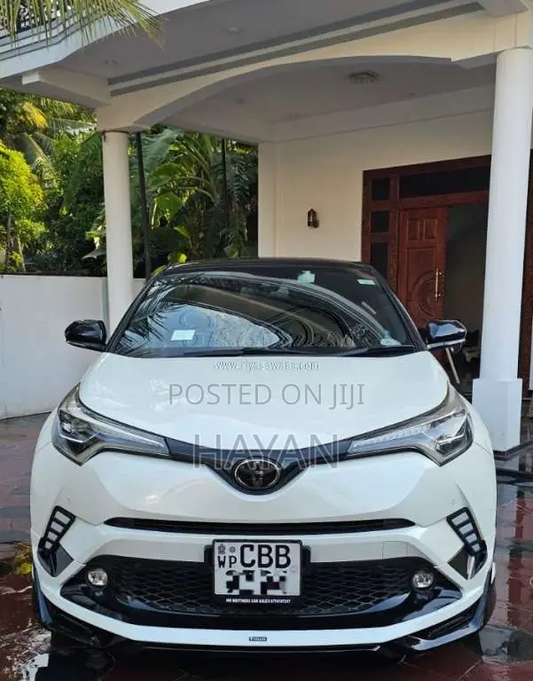 Toyota CHR 2018 SUV (Used)