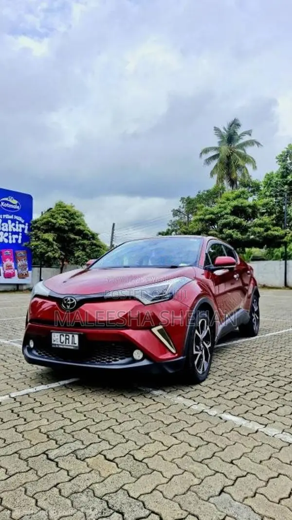 Toyota CHR 2018 SUV (Used)