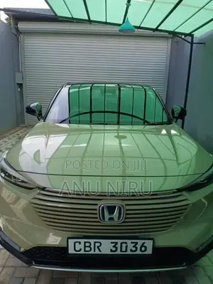 Honda Vezel Z Play With Moon Roof 2023 SUV (Used)