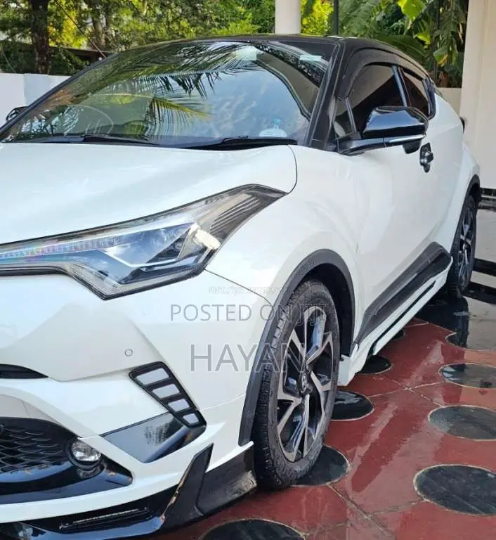 Toyota CHR 2018 SUV (Used)