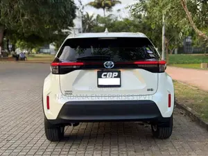 Toyota Yaris Cross HYBRID 4WAY 2022 SUV (Used)