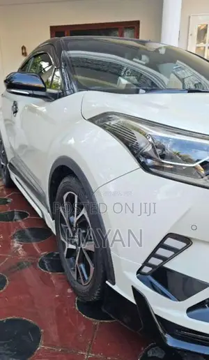 Toyota CHR 2018 SUV (Used)