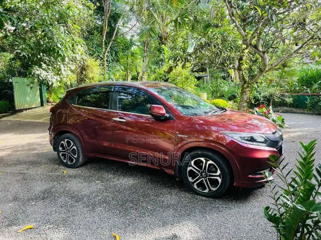 Honda Vezel 2014 SUV (Used)